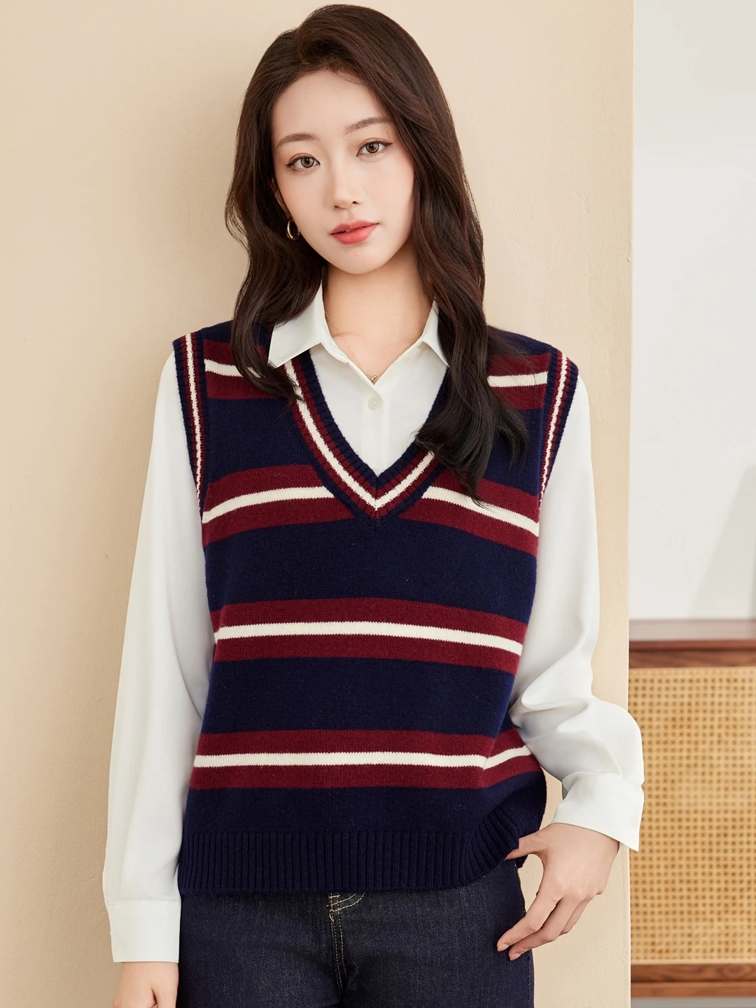 

Women's Knitted Wool Vest 2025 Autumn New Faion Layering Sweater Vest Outerwear ort Length Regular Thin