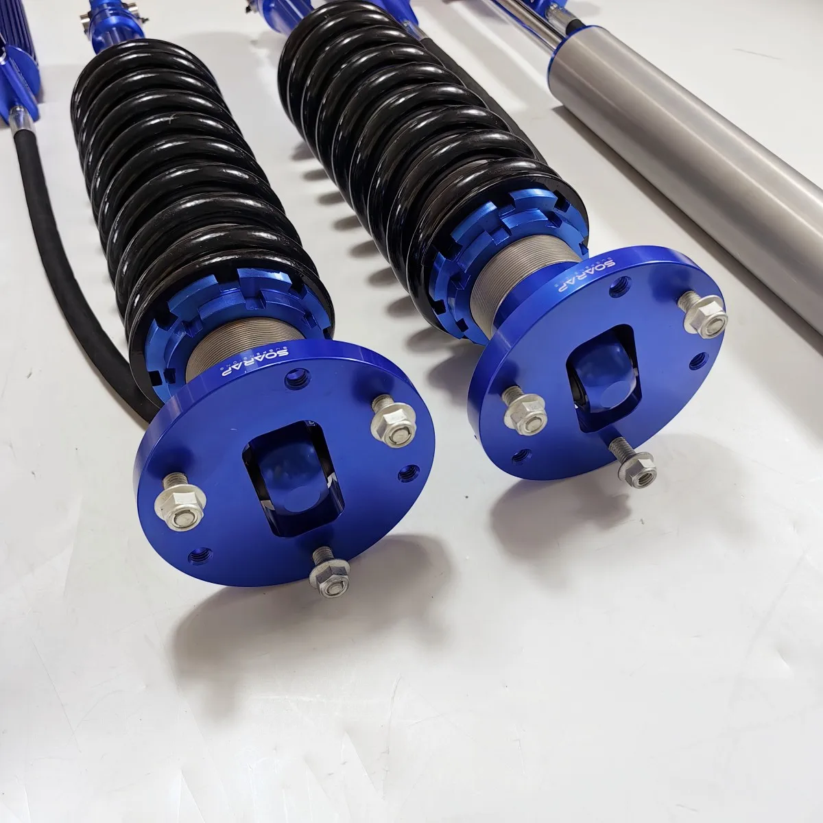 

Комплект для лифта подвески с индивидуальными азотными внедорожными амортизаторами 4WD для Mitsubishi L200 2025 года