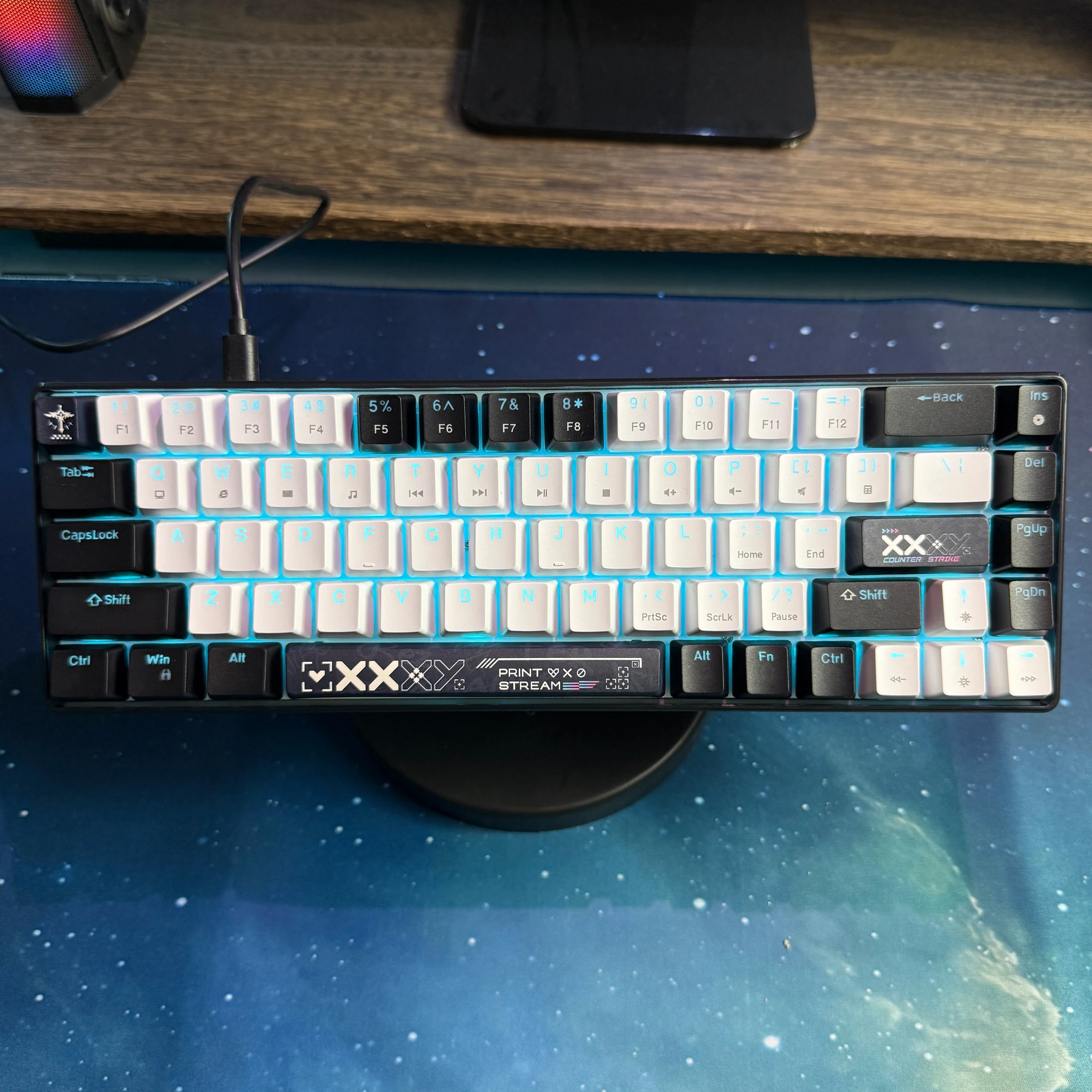 

68-клавишная мини-механическая игровая клавиатура, синие переключатели Plug and Play, тактильная обратная связь, совместимая с несколькими устройствами, экономичная двойная