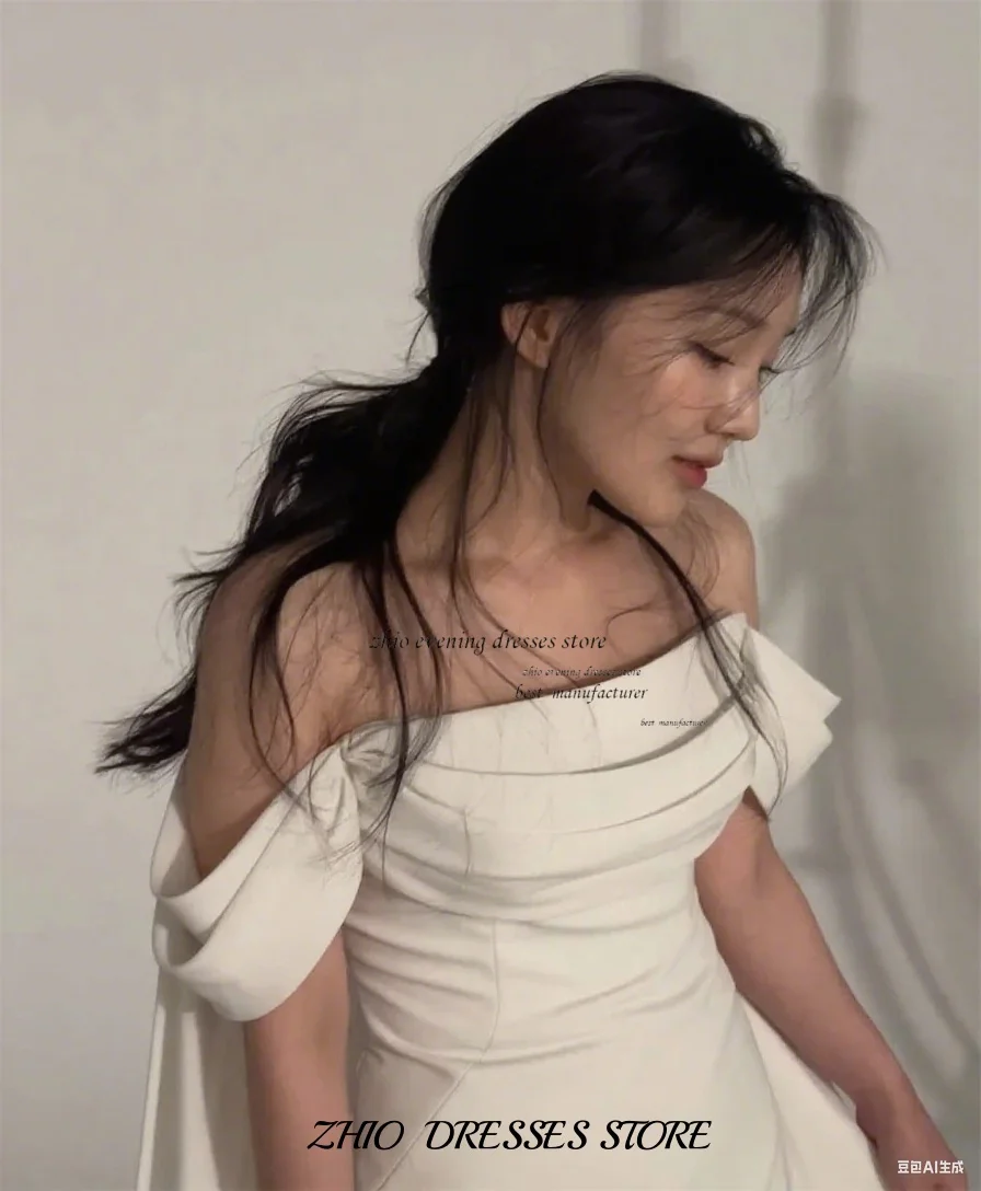 ZHIO مخصص غير المتماثلة ثنيات فستان الزفاف المرأة الأبيض الحد الأدنى حورية البحر ثوب قبالة الكتف قطار الزفاف صورة تبادل لاطلاق النار ارتداء