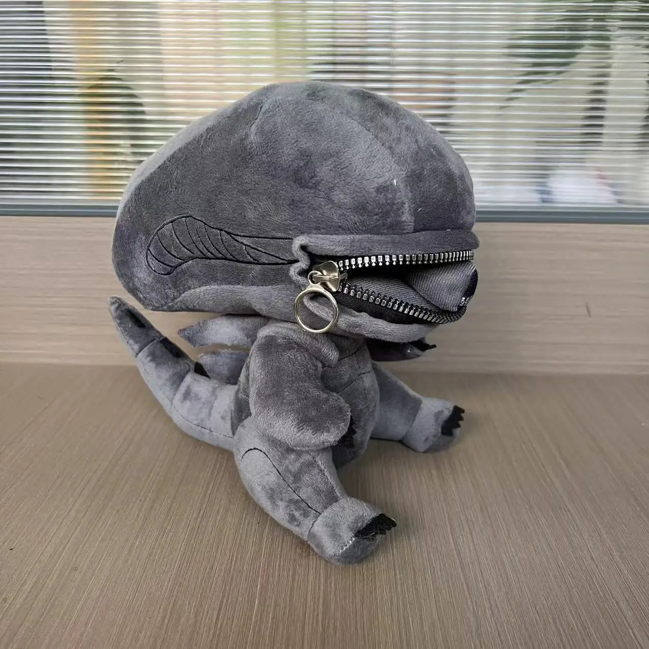 Pluszak Alien Xenomorph 25 cm, pluszowa zabawka z kreskówki, miękka wypchana maskotka dla chłopców, dziewcząt, fanów, prezent na urodziny, Boże Narodzenie.