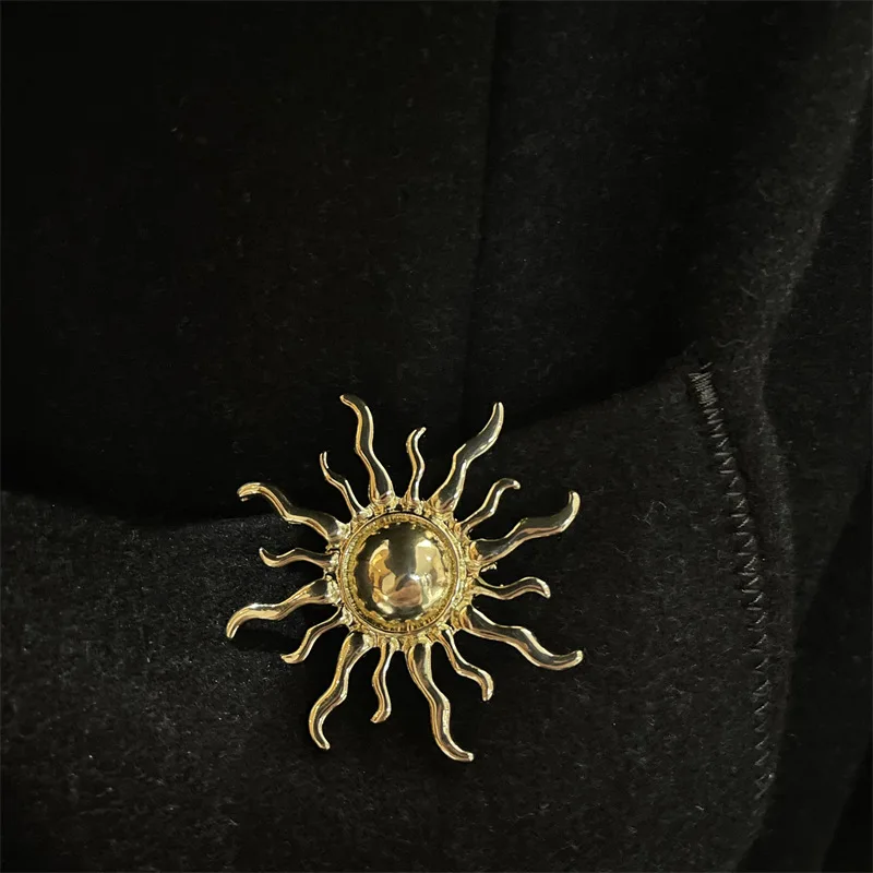 Fashion Sun Mental Retro Women Brooch Pin Sunflower Accessories Jewelry For Lady Gold Color Brooches Pins Vintage Clothing Gift