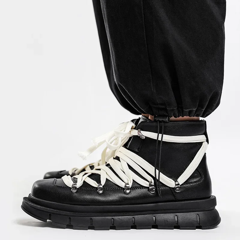 

Дизайнерские черные туфли со шнуровкой и цветными блоками 2025, мужские весенние новые мужские ботинки с низким берцем, увеличивающие рост, High Street