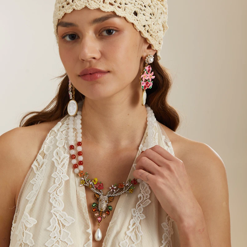 خمر حجر الراين كريستال إِلْكَة عيد الميلاد قلادة قلادة مطرز سلسلة مبالغ فيها بيان زهرة مجوهرات فاخرة مصمم 2025