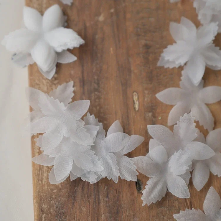 100 pièces/paquet, pétales d'organza de 4CM, fleur 3D DIY. Pièces de fleurs décoratives faites à la main, accessoires de voile pour robe de mariée