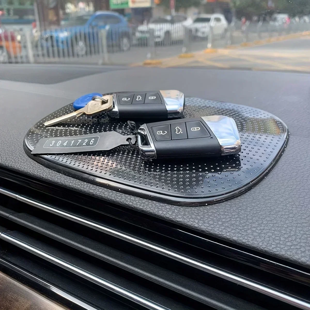 

1Pcs Car Non-Slip Mat Magic Anti-Slip Slide-Proof Pad Dashboard Sticky Dash Adhesive Cell Phone Mobile Holder Black Silicone
