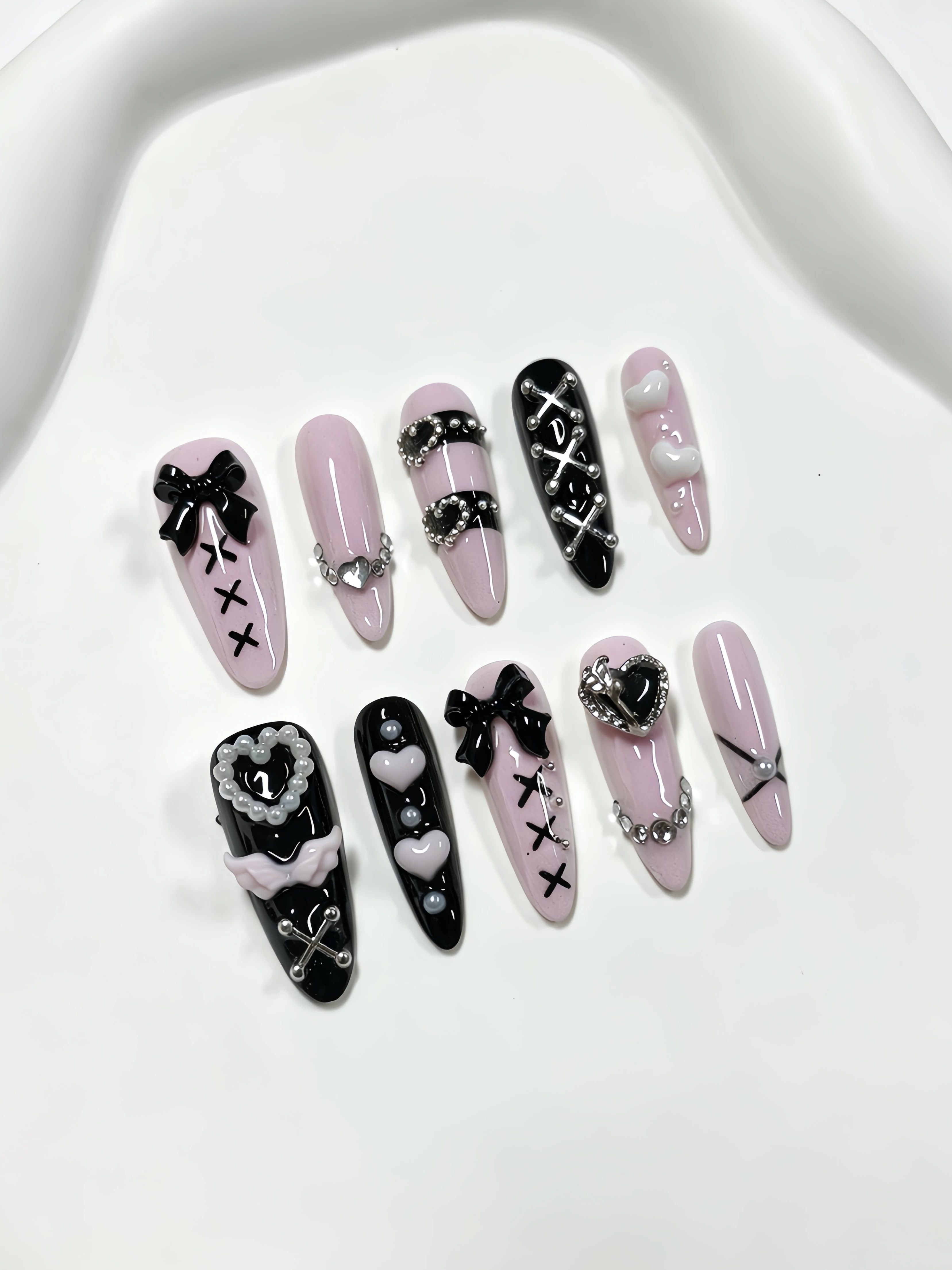 10-Piece Long Teardrop-Shaped Press-On Nails, Black Pink Bow Heart-Shaped Press-On Nails, Y2K Sweet Cool Lolita Style Nail Stickers, Spicy Girl Long Style, Dark Sweet Girl, Press-On Fake Nails for Dates and Outings, Halloween Cool and Cute Holiday Style Nail Art