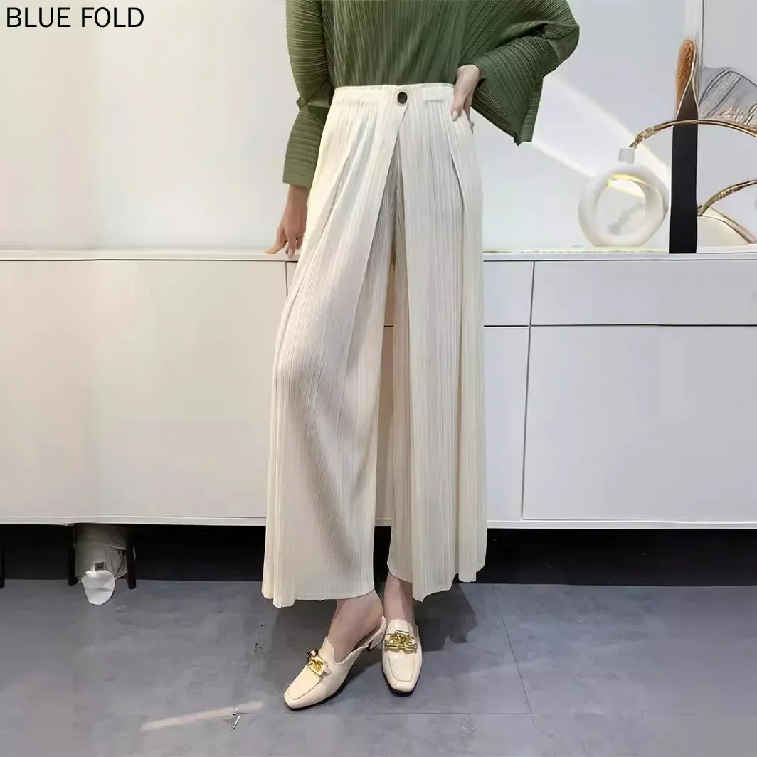 Miyake Women's Plea… - image