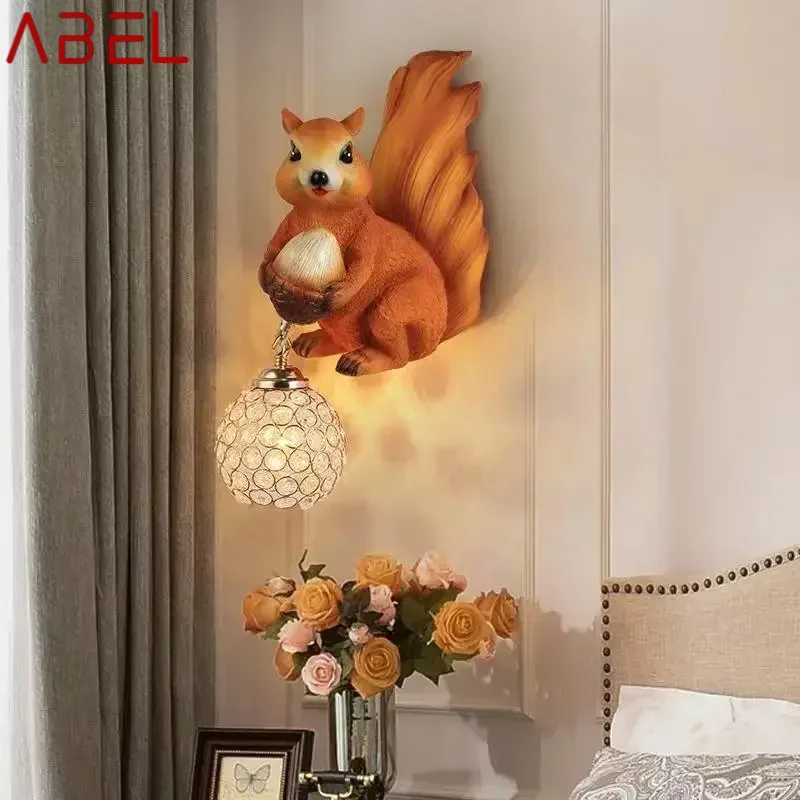 ABEL โมเดิร์นเรซิ่นโคมไฟติดผนัง LED ในร่มสร้างสรรค์จําลองกระรอก Sconce Light สําหรับห้องนั่งเล่นห้องนอน Corridor