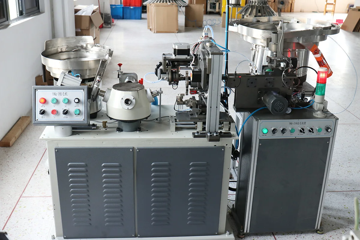 YMQ-T Macchina automatica per piantare piume Macchina per volano da badminton