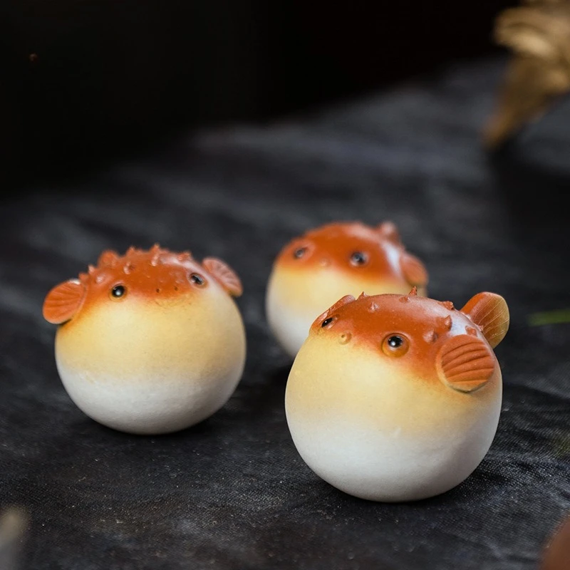 1PC Unique Purple Clay Puffer Fish Tea Pet Miniatures Ornament Creative Puffer Family Tea Play Tea Table Home Decoration Craft