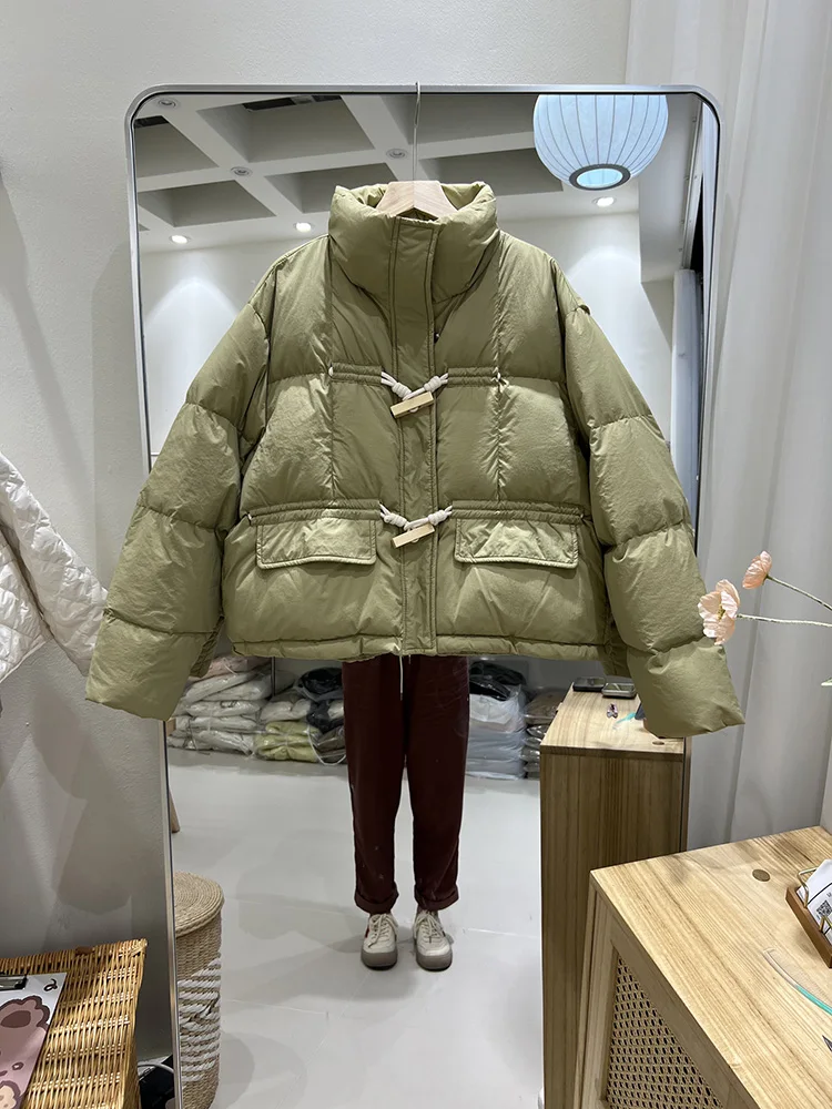Style court doudoune femmes 2025 nouveau style coréen col montant mode corne de vache bouton pain blanc canard doudoune