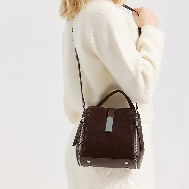 Fashionable suede women handbag trendy autumn winter coffee color high-quality genuine leather paired with coat casual shopping