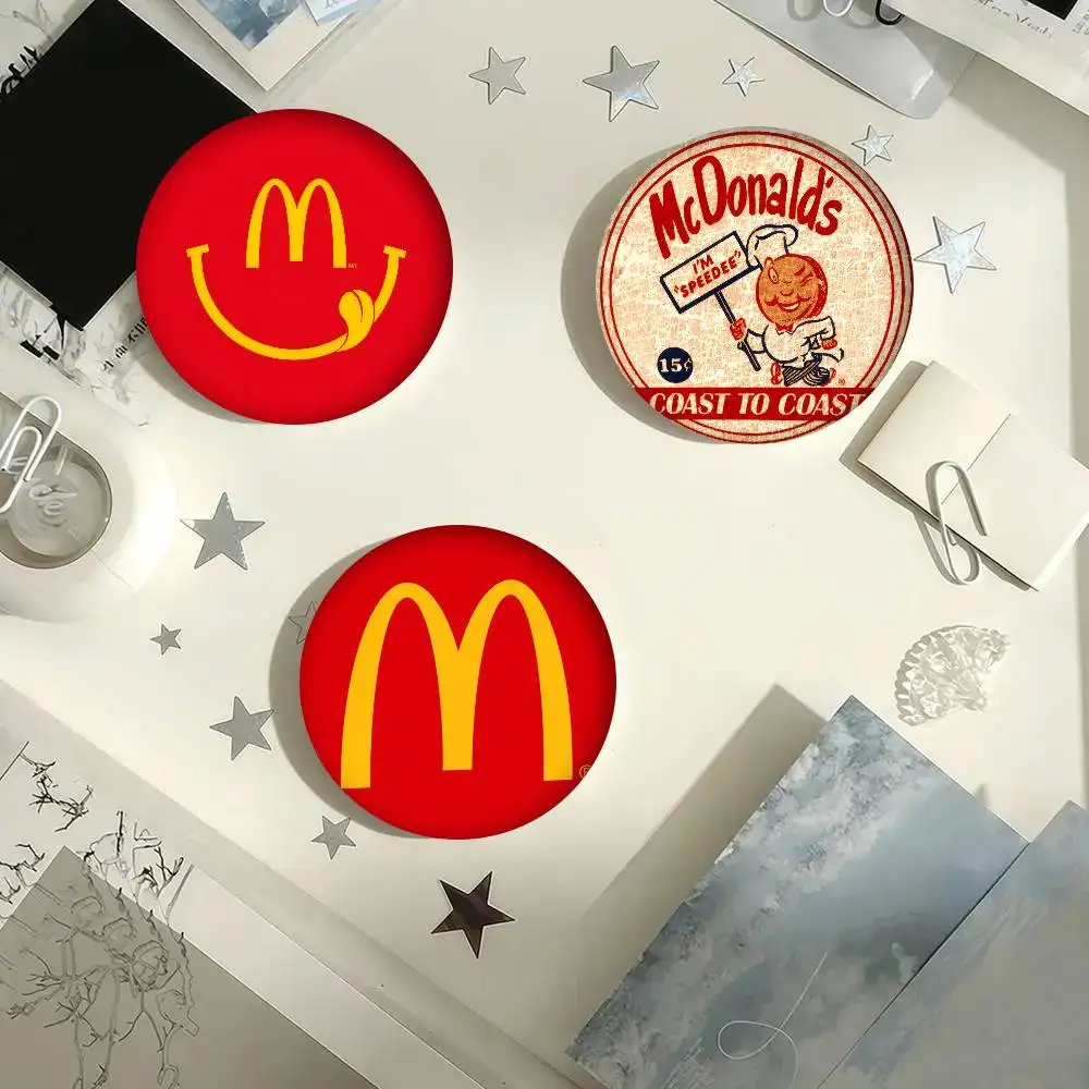 Pin de Botão Macio Engraçado e Divertido Gnarpy no Skateboard Meme Badge Coleção Gamer Presentes M Famoso LOGO M-McDonaldes