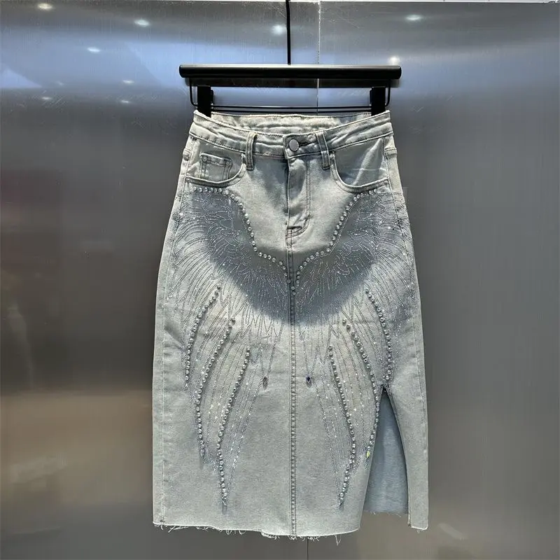 

Европейская мода, популярная джинсовая юбка с высокой талией и вышивкой бриллиантами и стразами, трендовая женская юбка трапециевидной формы средней длины с разрезом
