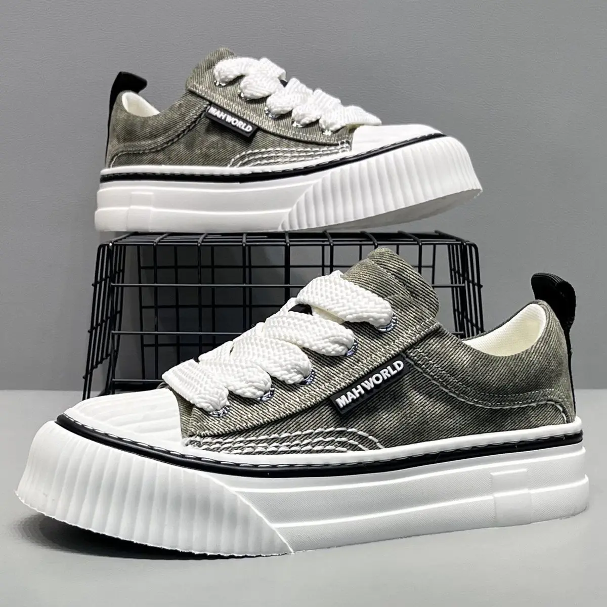 

Mesh Skateboarding Shoes Man Outdoor Non-slip Running Shoes for Men Autumn 2026 Male Sports Sneakers Fashion Comfort Breathable
