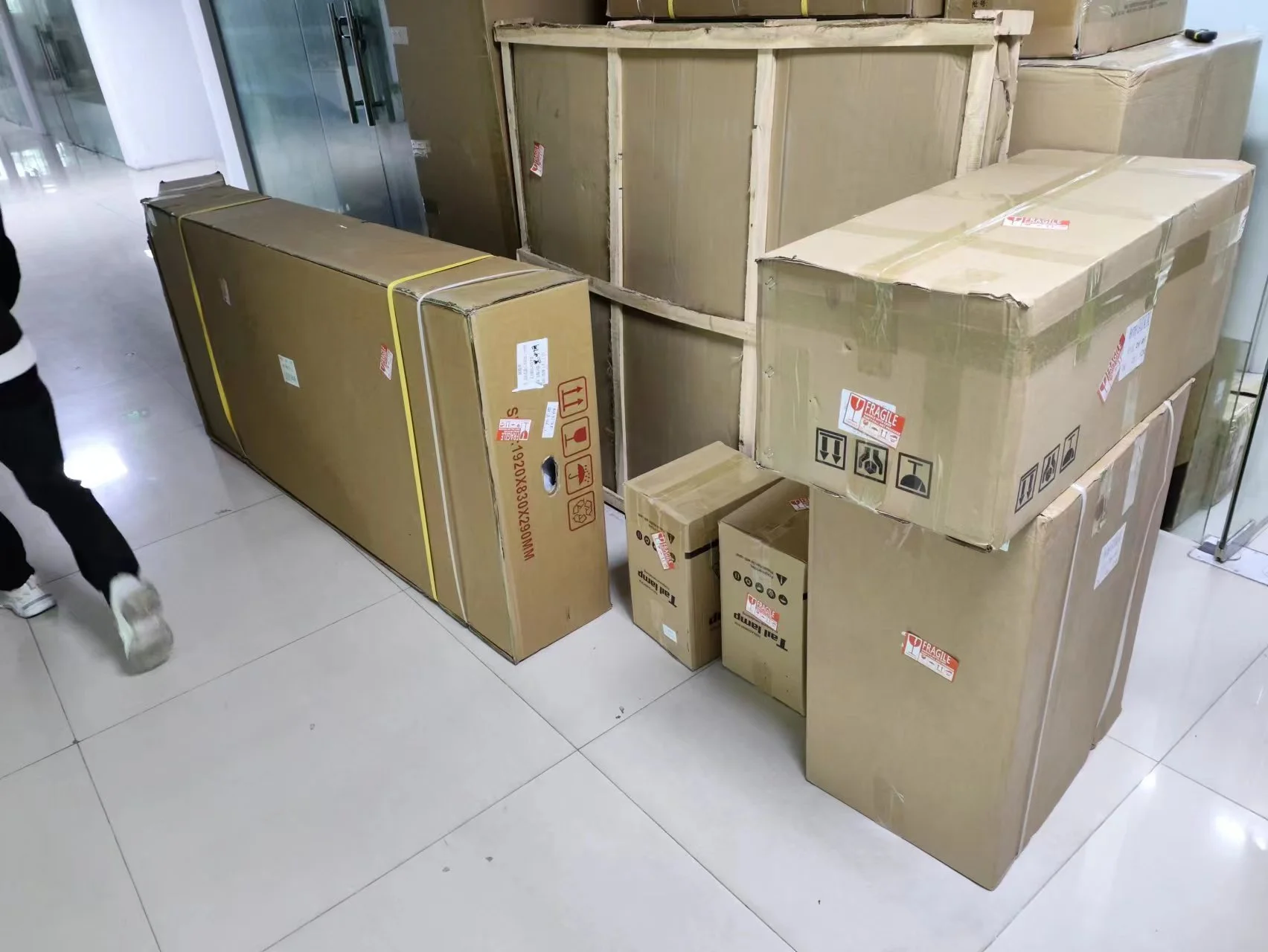 شبكة المبرد الأمامية السوداء للسيارة الشبكة المتوسطة لـ Sail 10 OEM 9048860