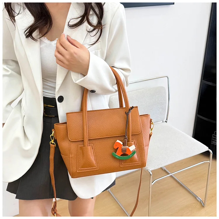 حقيبة يد معالجة لعام 2025، مقبض علوي قابل للتحويل متعدد الاتجاهات ومحفظة كروس للنساء، يوم من الجلد النباتي المعماري #4