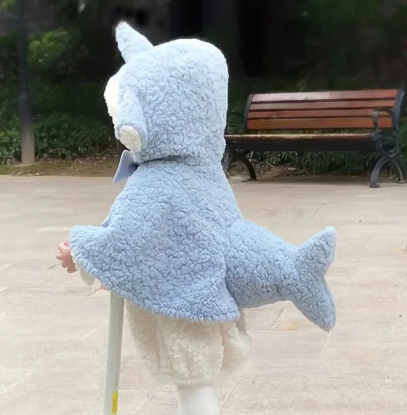 baby children\'s plush cloak three-dimensional big tail fish treasure cloak cartoon shark baby thickened cloak