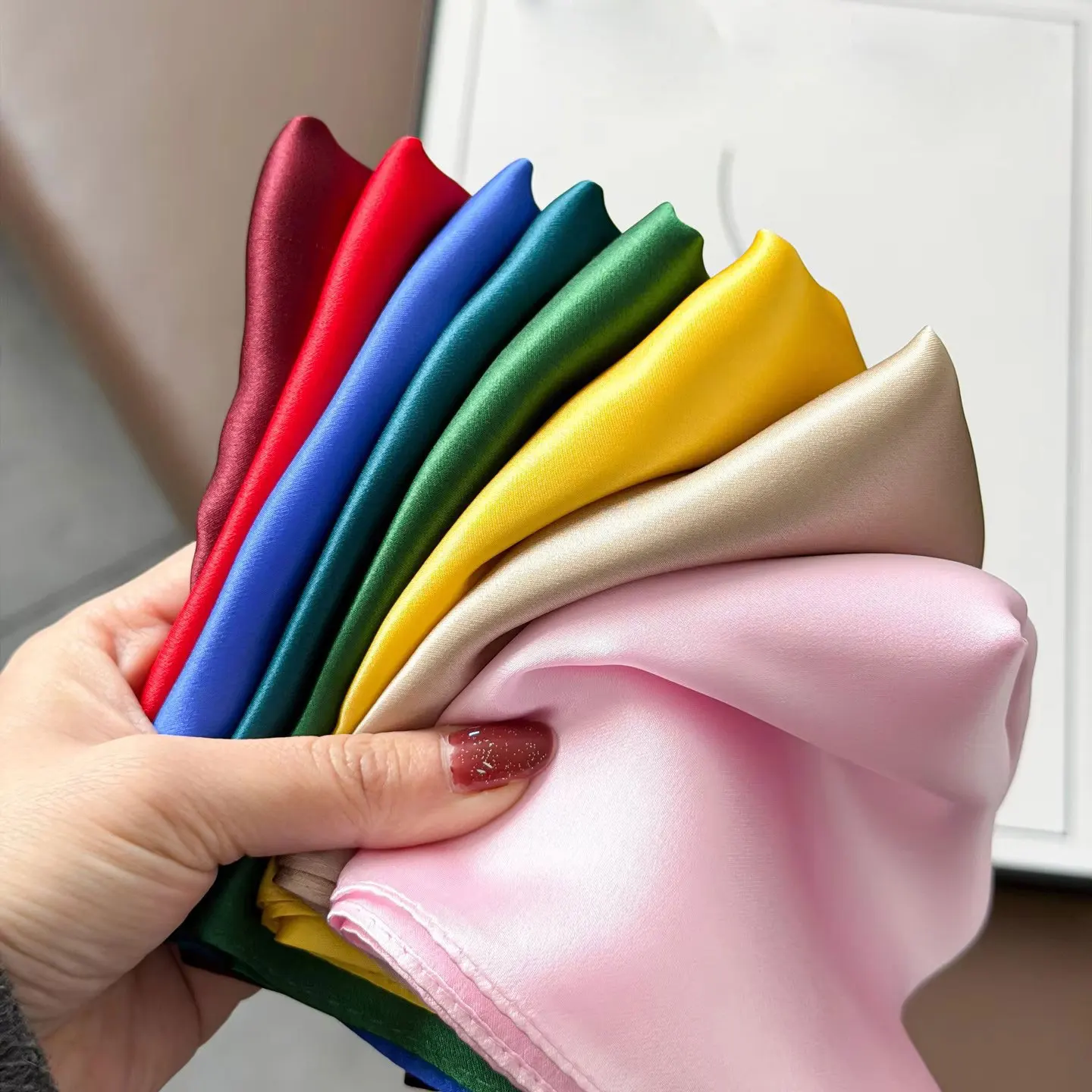 

Элитный брендовый шарф из 100% натурального шелка для женщин: квадратный платок, шаль, однотонный фулярд, пашмина, женский хиджаб, бандана