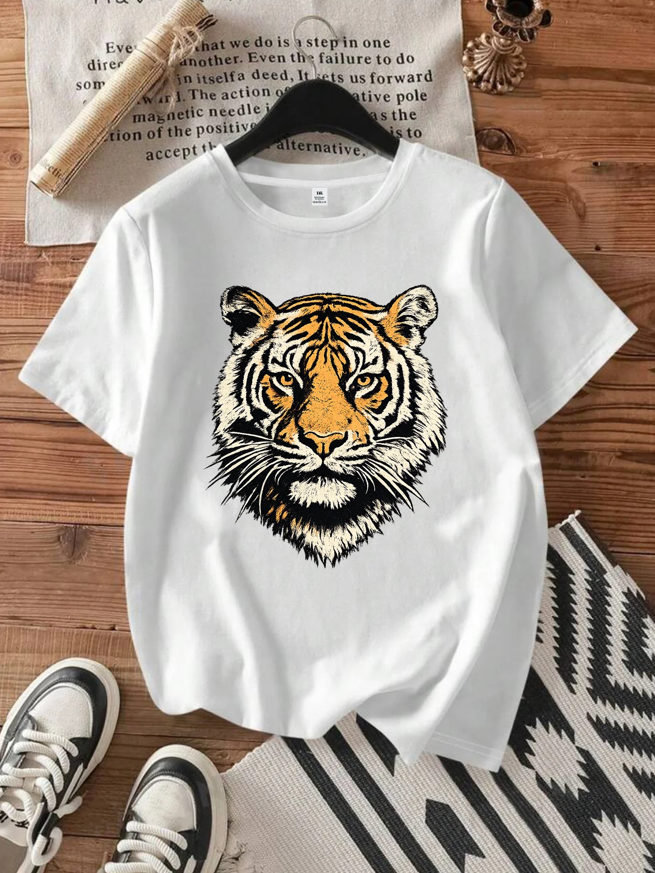 

【WDS0095】Plus size women's round neck short sleeve T-shirt with elastic half sleeves and trendy prints