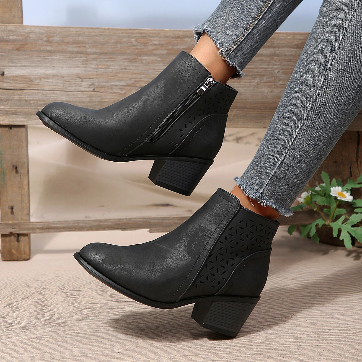 Damen-Stiefeletten, neue Modelle in großen Größen, modische Stiefel mit spitzer Zehenpartie und kantigem Absatz, Damenschuhe für Herbst und Winter, mit seitlichem Reißverschluss, Damenschuhe, Größen 36–43. – Detail 5