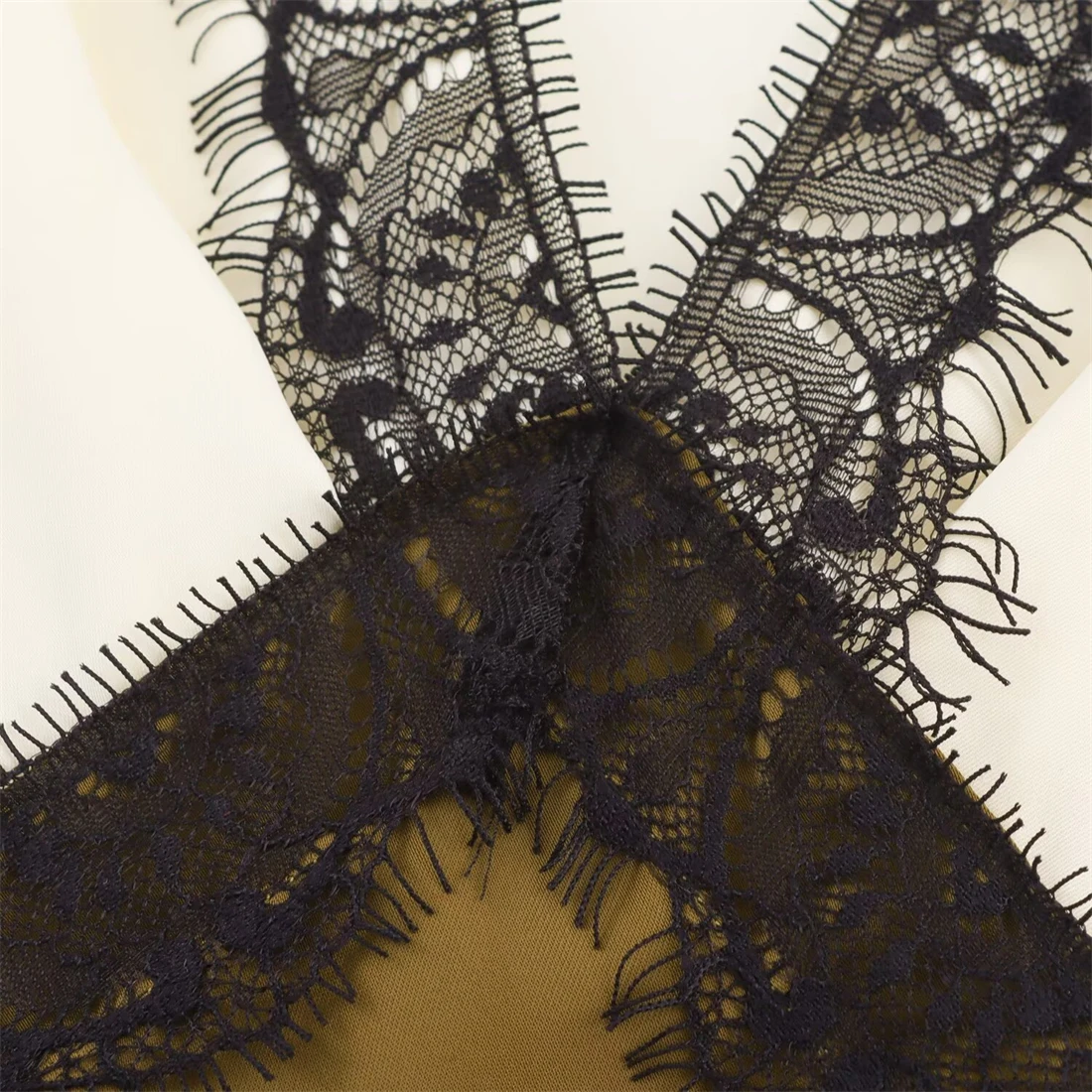 Nowa damska sukienka midi z koronką i motywem jemioły na rok 2025, z jedwabnej satyny o fakturze, o kroju A-line, idealna na przyjęcia świąteczne.