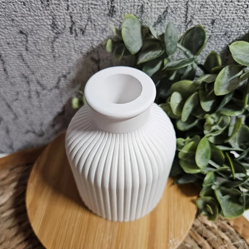 DIY Woven Heart Candle and Striped Vase with Circular Glossy Tray Gypsum Concrete Ornament Resin Silicone Mold Decorative Crafts
