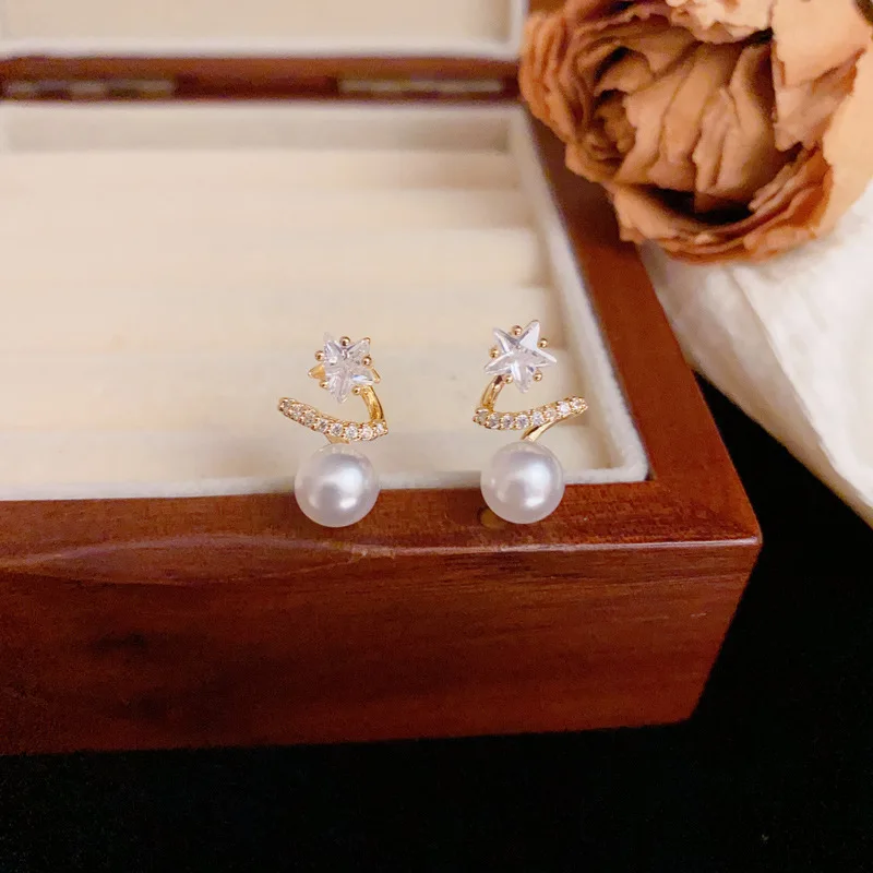 

S925 Silver Needle Luxury Zircon Star Surround Pearl Stud Earrings For Women Elegant Gentle Versatile High Quality Earring