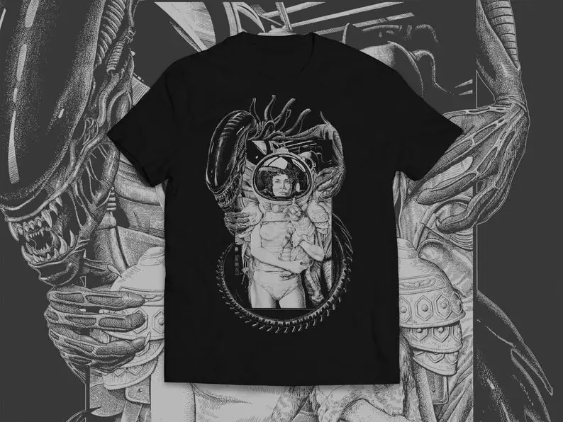 

Alien || Ripley || Jonesy || Sci-fi Horror - T-shirt