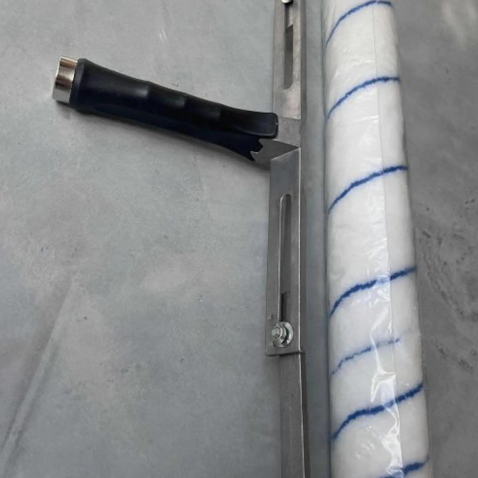 

18 Inch Paint Roller and Cover Replacement, Adjustable Walkway Frame