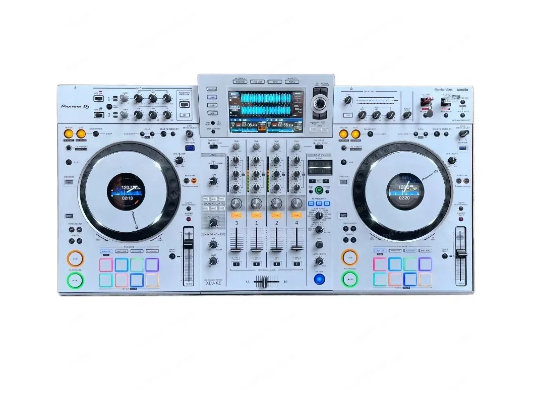 

xdj-xz film controller xdjxz integrated DJ machine is fully surrounded by PC imported materials and green stickers