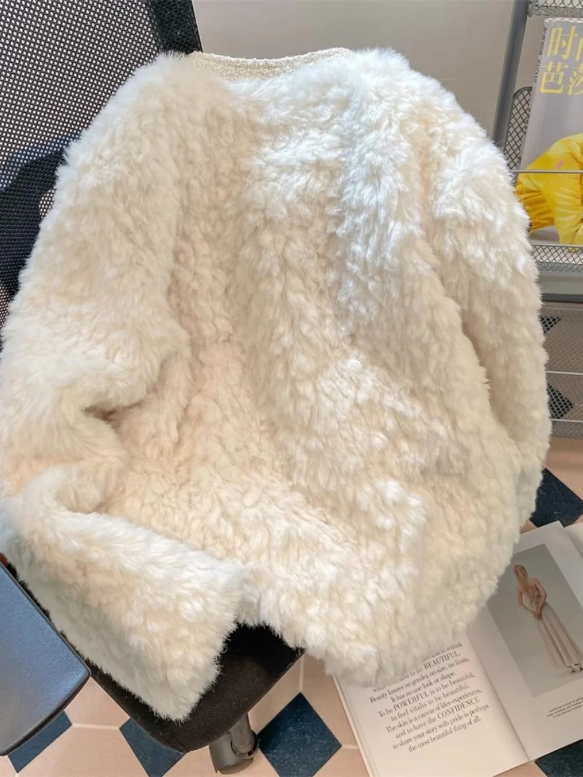 ملابس خارجية نسائية من فراء الخروف Thiened Sweet ort Sle مستديرة Ne فريدة من نوعها للخريف والشتاء الدافئ اللطيف