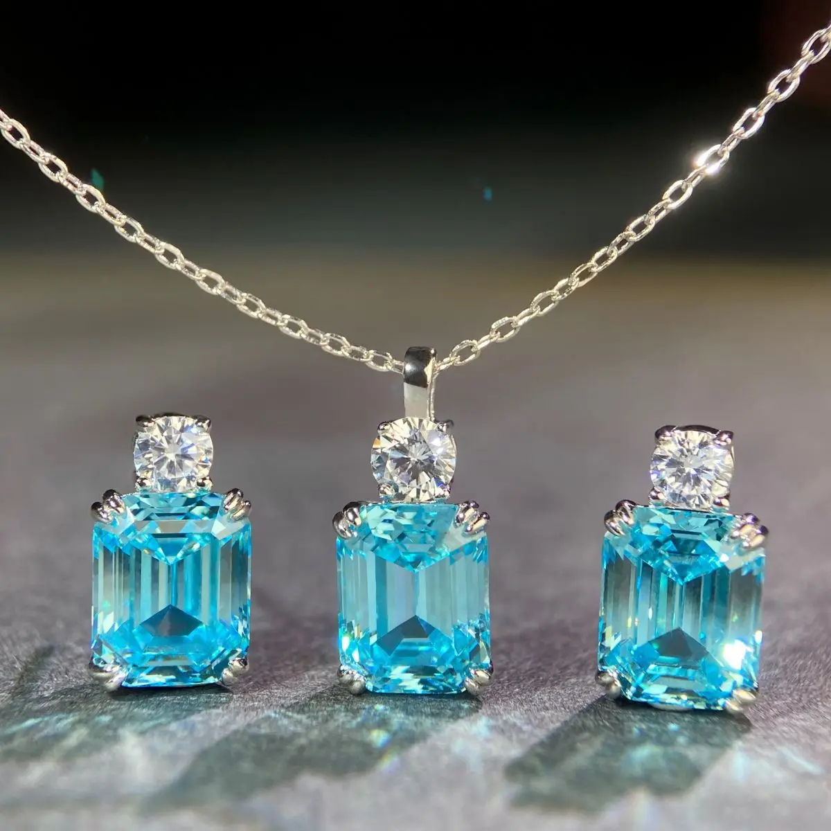 

S925 Pure Silver Necklace Women's Navy Blue Treasure Zircon High Carbon Diamond Set Simple Chain Set Emerald Cut