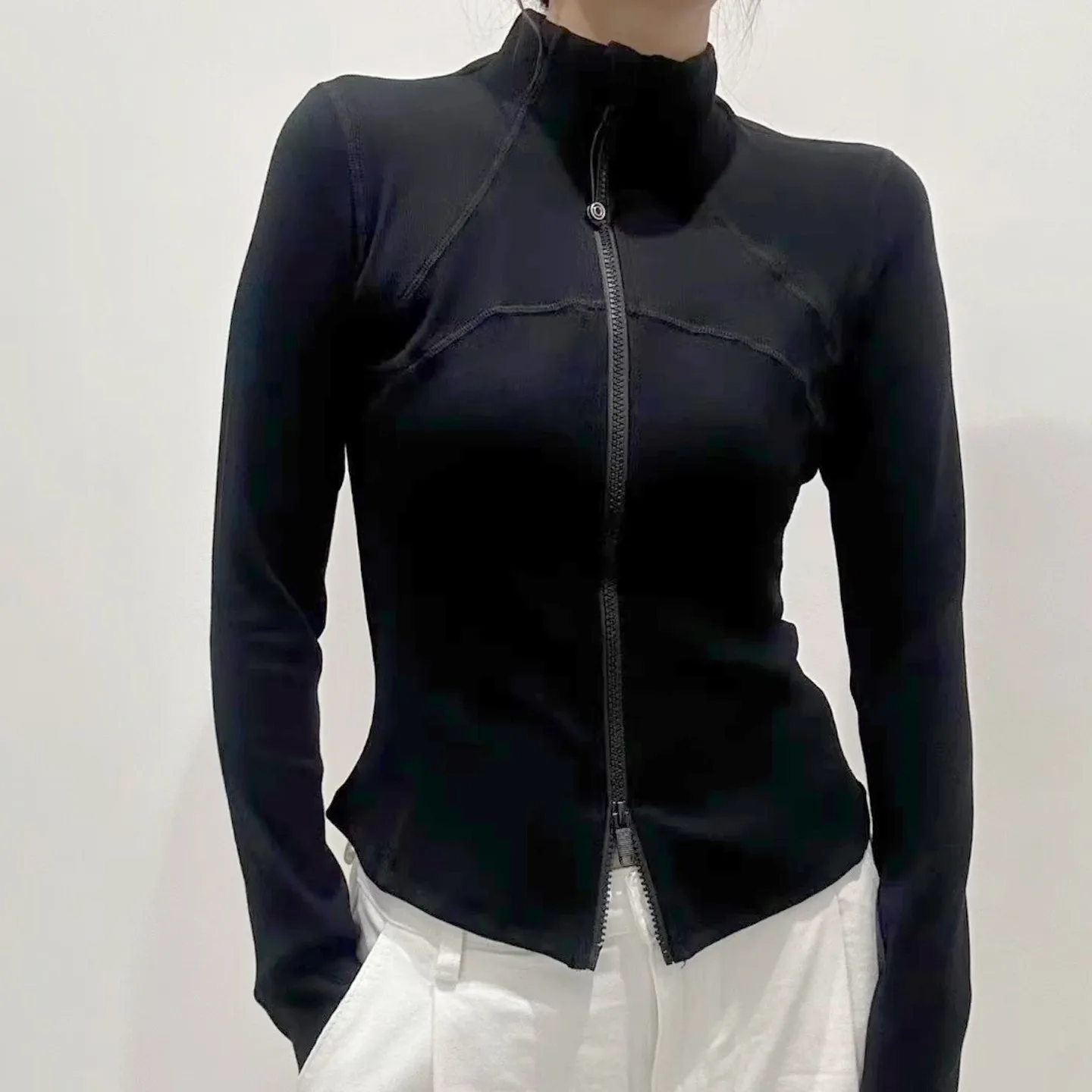 سترة رياضية نسائية طويلة بياقة عالية مبطنة للخريف والشتاء، تصميم جديد أنيق ومريح من مزيج البوليستر