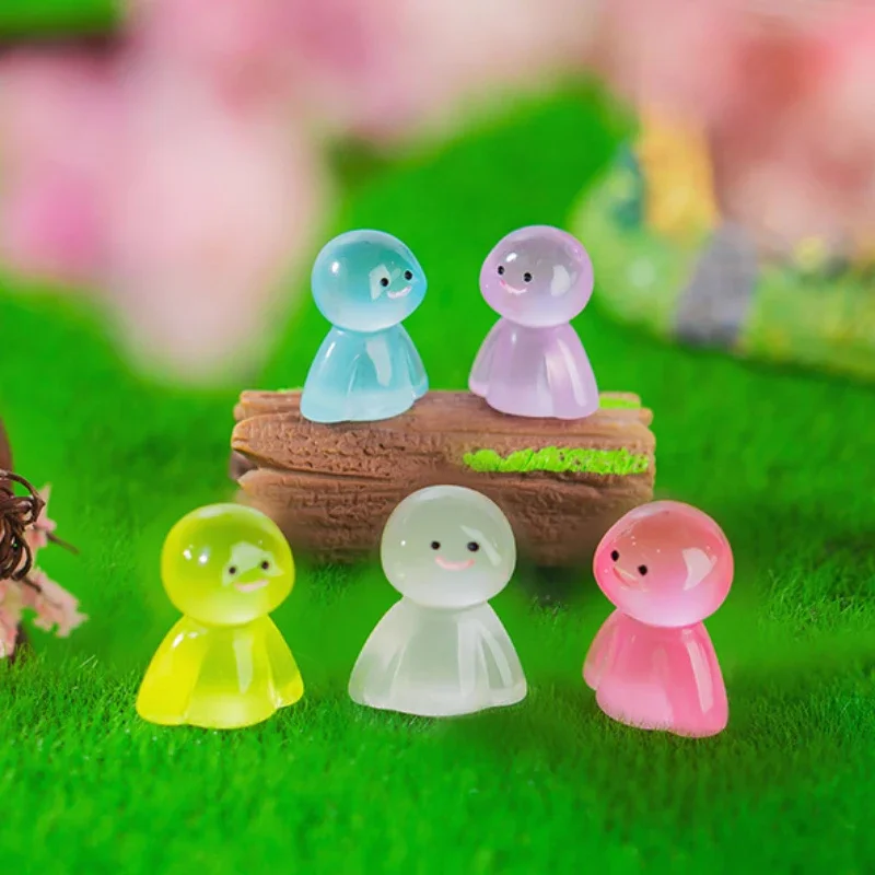 Miniature Luminous mushroom Room Decor DIY Handicraft Tiny Alien Figures Resin Home Dollhouse Landscape Decorations Accessories