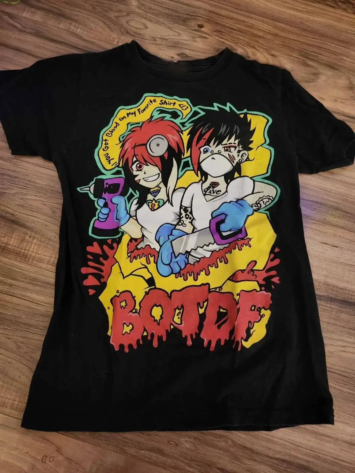 الدم على أرضية الرقص حصلت على تي شيرت المفضل لدي BO435 #1