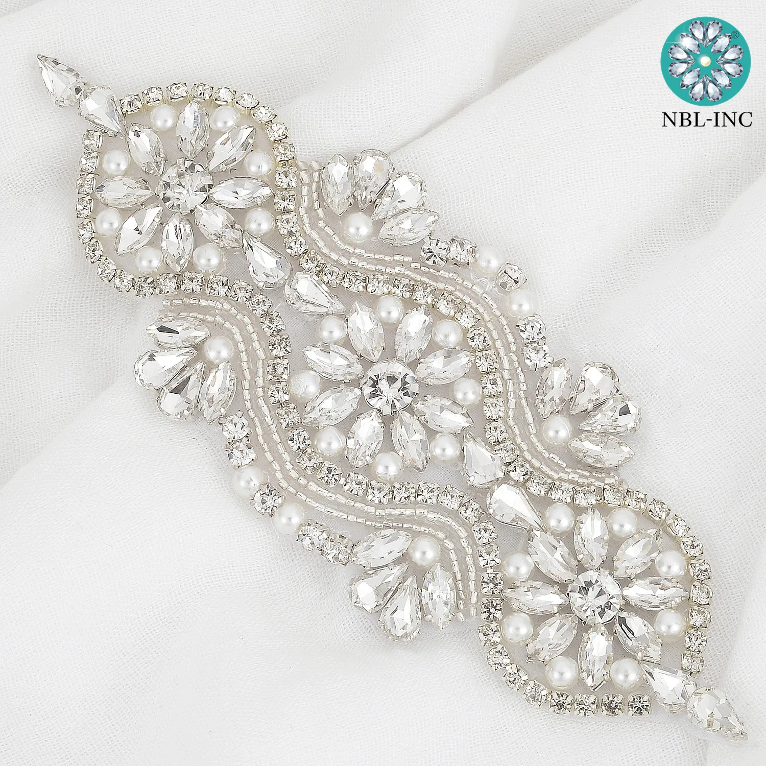 

(100PCS) Wholesale customized rhinestone applique patch iron on sew on for dress WDD0040