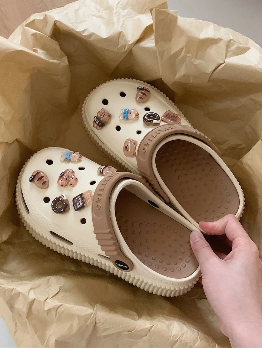 

Comfortable Beach Sandals Women's Holey Shoes Korean Style Youth Footwear Hollow out Design Flat Heel Cartoon Pattern EVA Mat...
