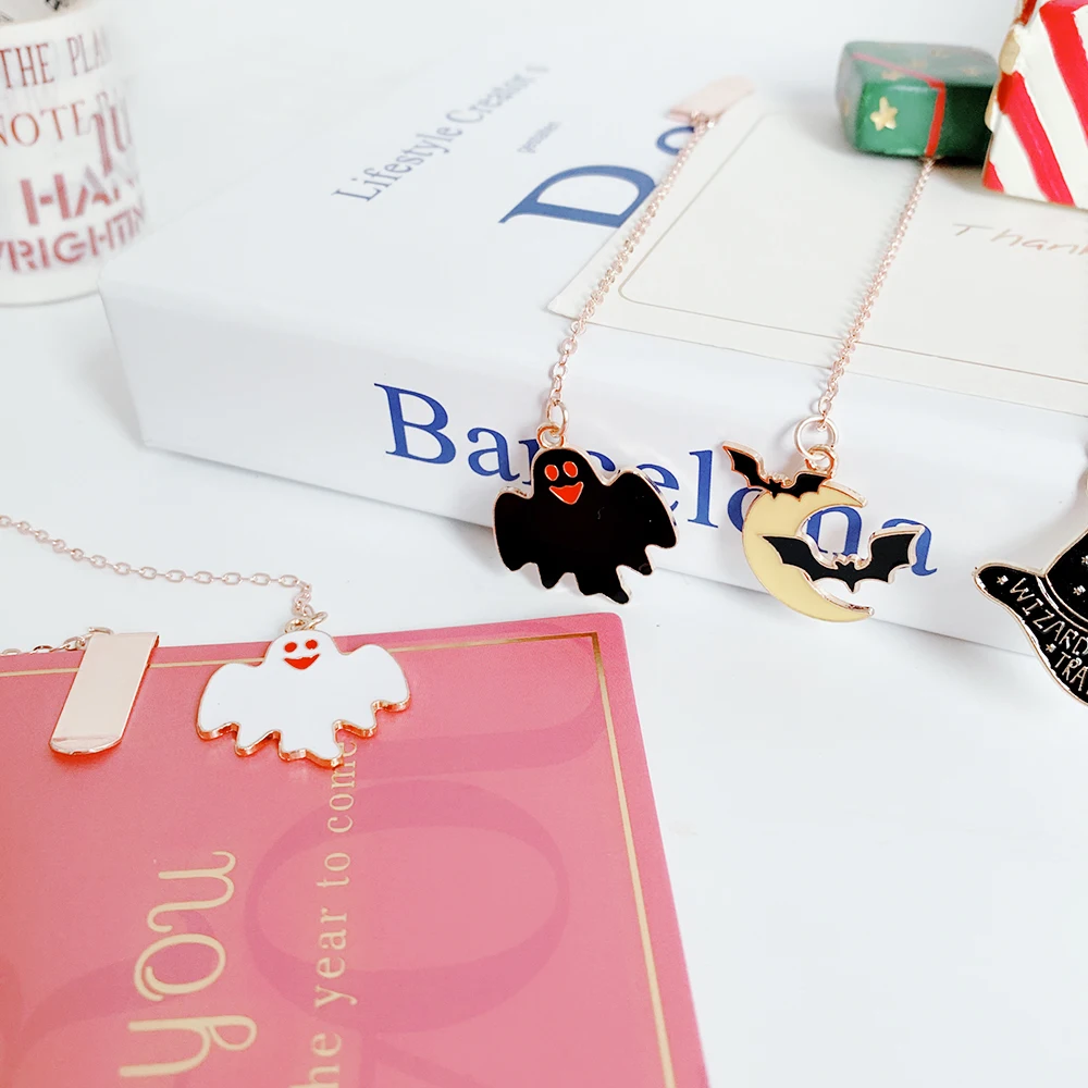 ALLTU 5pcs Halloween Decorative Label Student Reading Bookmark Clip Graduation Gift Q072