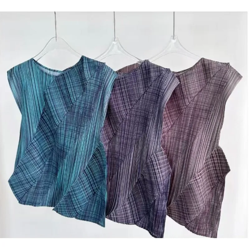 Camiseta feminina plissada 2025 miyake novos topos saia curta conjunto simples versátil temperamento moda commuter roupas de compras