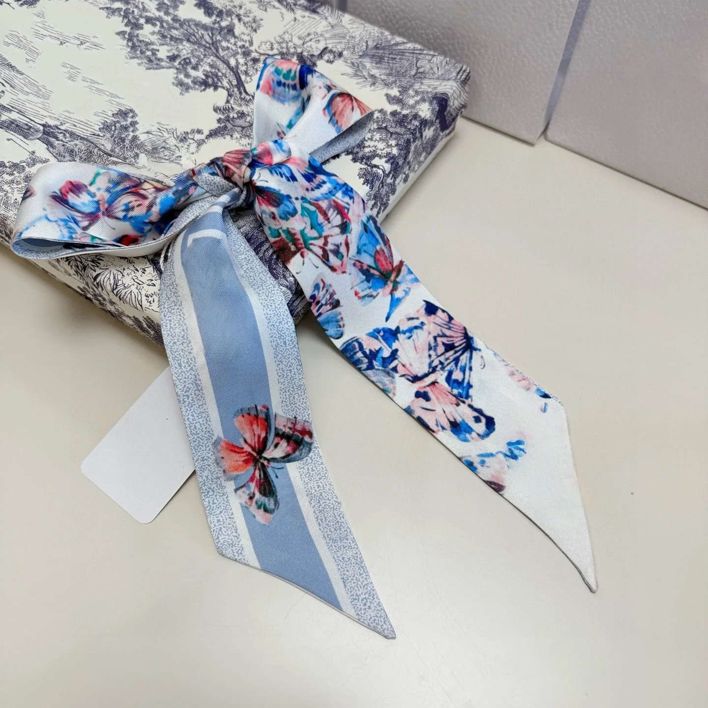 2025 هدية العيد الجديدة رباط شعر شريط الفراشة رائعة وفريدة من نوعها أنيقة ومثالية ومتعددة الاستخدامات للعمل في تاريخ التنقل