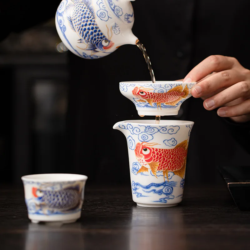 الأبيض اليشم الخزف التنين الأسماك مصفاة كامل السيراميك المتكاملة بقايا ورقة تصفية الكونغ فو مجموعة فاصل الشاي