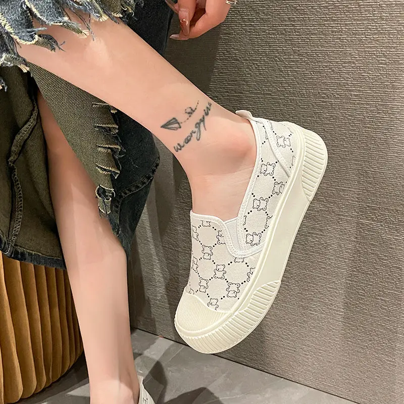 Canvas High on Platform Slip Loafers Whit Women\'s Shoes Light Cotton Designer 2024 Nowa oferta mody Lato w obuwie damskim