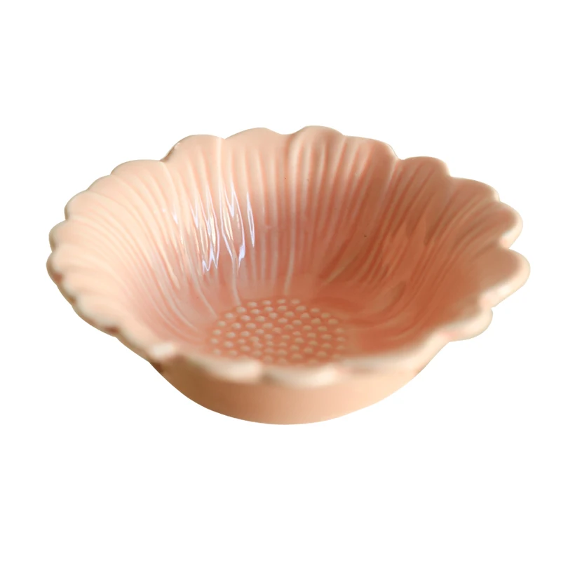 Piatto in ceramica a rilievo europeo 4 pollici Nuovo colore sottosmaltato Estetico squisito Piatto per salsa con pentola calda Stoviglie per snack di frutta solida