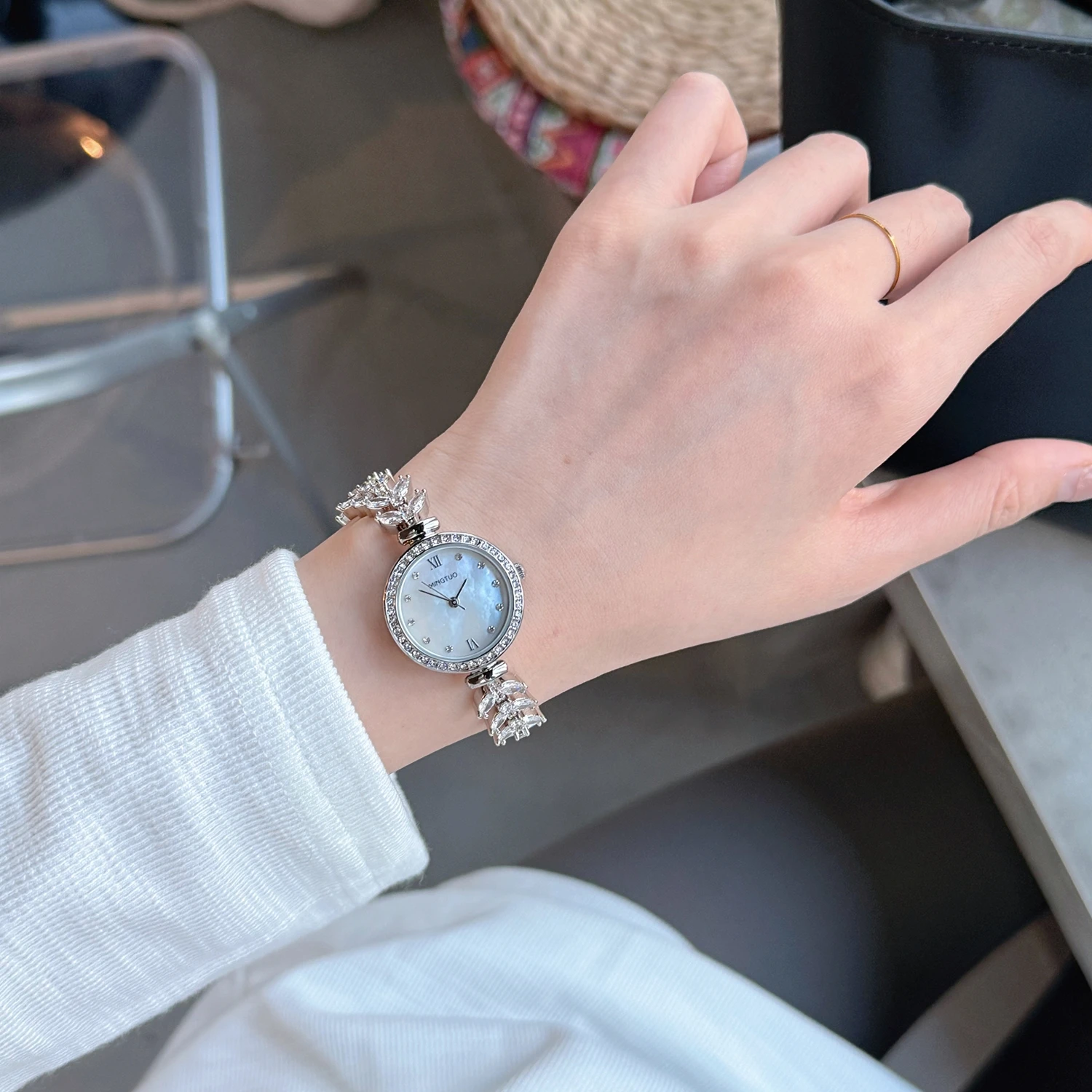 Mermaid Design Full Diamond Women's Watch Top Luxury Fashion Personality Quartz Watch Niche Casual Daily Bracelet Women's Watch