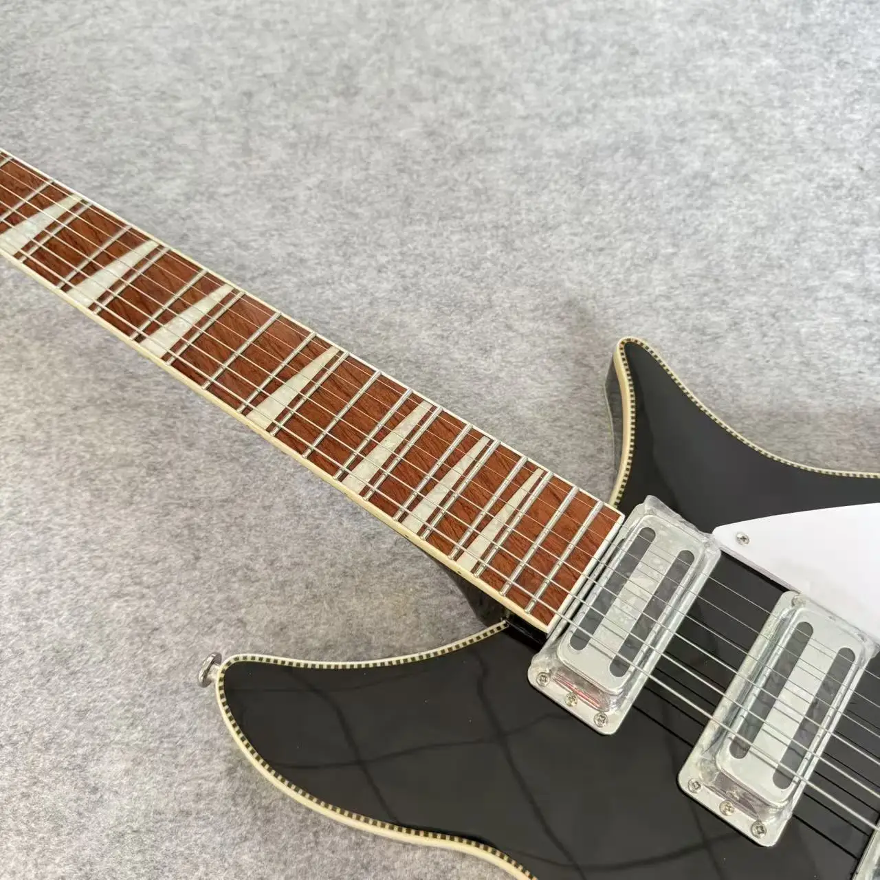 Thumbnail 3 - #23 Latest Guitars Offers