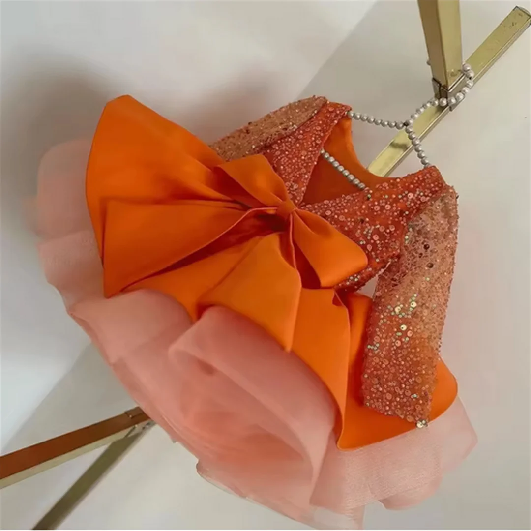 فساتين زفاف مخصصة لعيد الميلاد لفتاة الزهور فستان جديد لحفلات أعياد الميلاد من شبكة ترتر ورقبة على شكل حرف V من التول فستان كعكة منفوش خاص