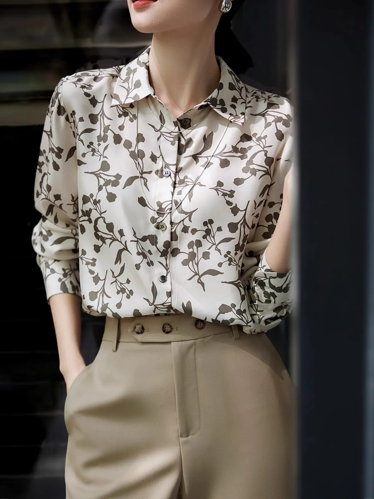 Women Leaf Print Silky Satin Blouse Lapel Long Sleeve Button Down Elegant Office Work Casual Fashion Floral Ladies Shirt Top