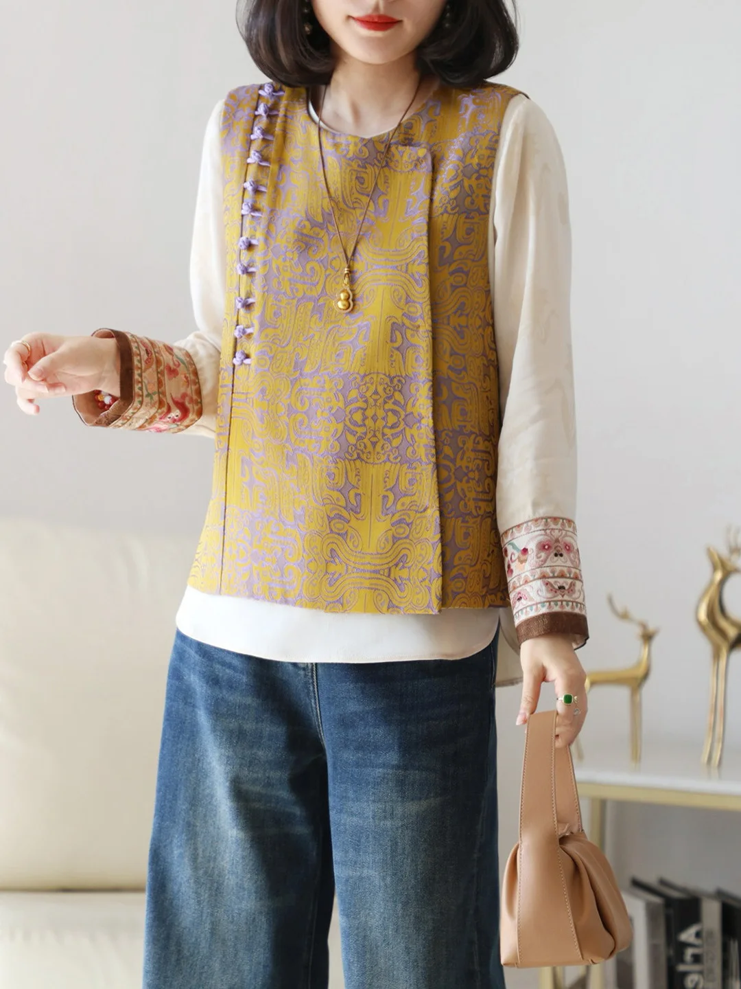 

Faionable Emed Floral New Chinese Sle Women's Vest round Ne Bal Button up Top Polyester Rayon Silk Blend